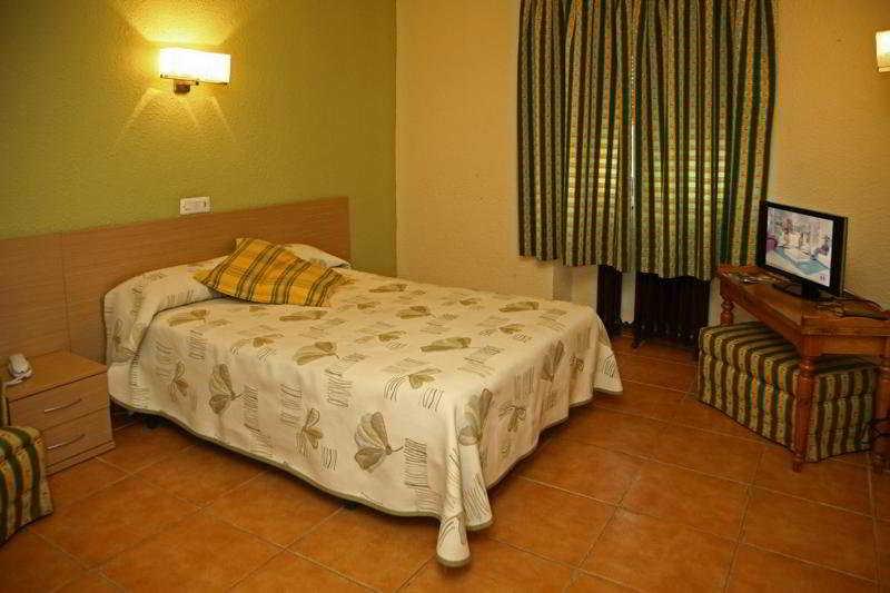 Hotel La Paz Jaca Eksteriør bilde