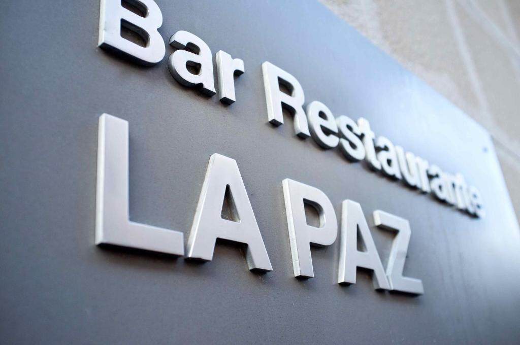 Hotel La Paz Jaca Eksteriør bilde